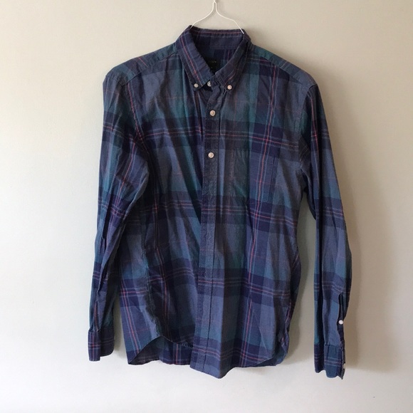 7 different button down shirts $15/each shirt. - Picture 4 of 7